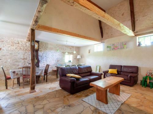 Idyllic Holiday Home In D�gagnac With Jacuzzi Near River