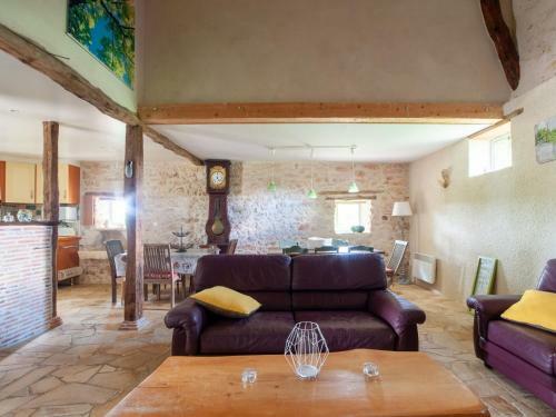 Idyllic Holiday Home In D�gagnac With Jacuzzi Near River