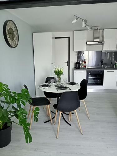 Apartamento Suite Romantique Avec Baln�o Commerces � Pieds Dinan