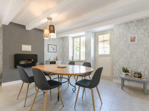 G�te Dolancourt, 4 Pi�ces, 6 Personnes - Fr-1-543-51