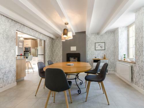 G�te Dolancourt, 4 Pi�ces, 6 Personnes - Fr-1-543-51