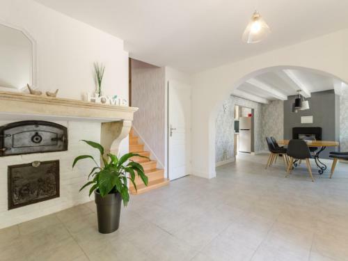 G�te Dolancourt, 4 Pi�ces, 6 Personnes - Fr-1-543-51