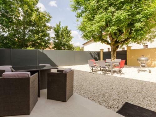 G�te Dolancourt, 4 Pi�ces, 6 Personnes - Fr-1-543-51