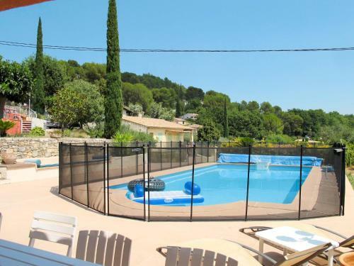 Holiday Home Le Cabanon - Dra170