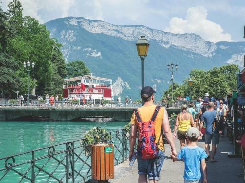 Manou Du Lac Annecy