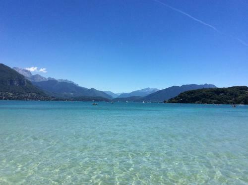 Manou Du Lac Annecy