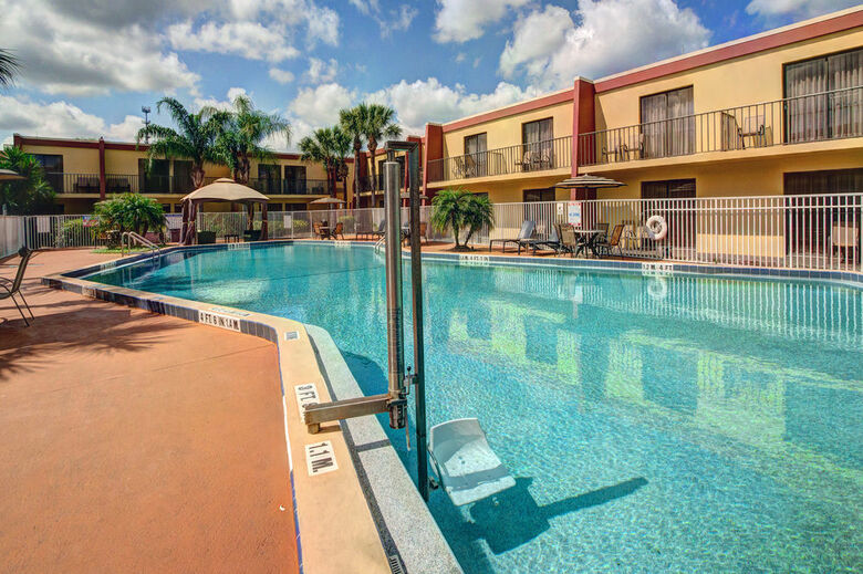 Hotel Midpointe At International Drive