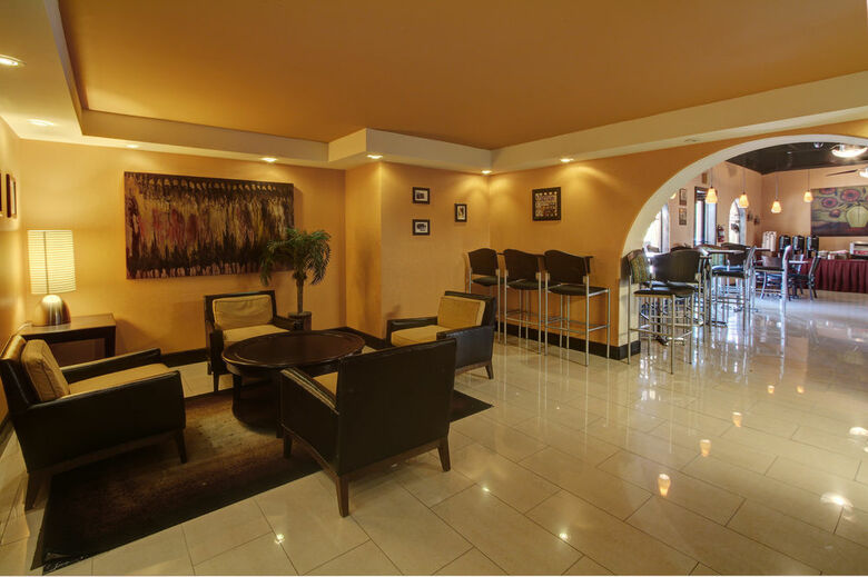 Hotel Midpointe At International Drive