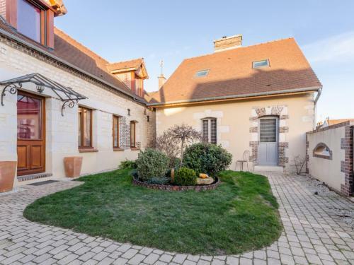 G�te Estissac, 3 Pi�ces, 4 Personnes - Fr-1-543-82