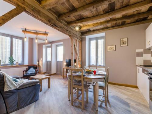 G�te Estissac, 3 Pi�ces, 4 Personnes - Fr-1-543-82