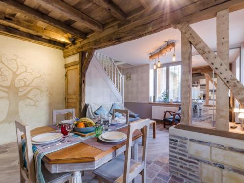 G�te Estissac, 3 Pi�ces, 4 Personnes - Fr-1-543-82