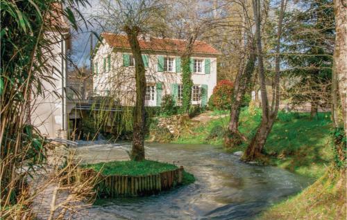 Two-bedroom Holiday Home In Eymet
