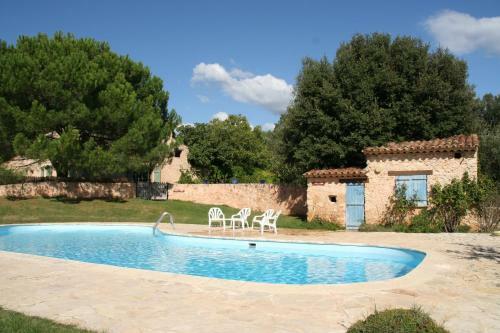 La Farigoule Charming Stone House With Shared Pool In Provence