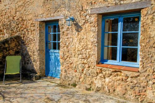 La Farigoule Charming Stone House With Shared Pool In Provence
