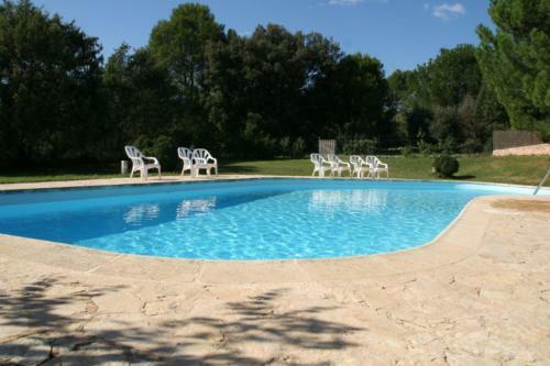 La Farigoule Charming Stone House With Shared Pool In Provence