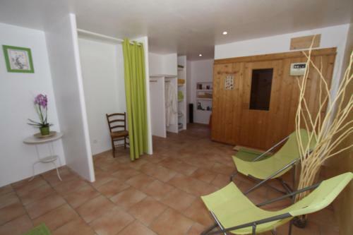 Les Messugues Mas In Provence With Shared Pool Nature Calm Space