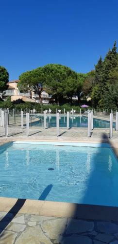 Apartamento Nice Apt With Terraces Swimming Pools Parking