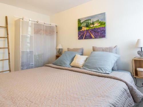 Plush Villa In Gargas With Private Swimming Pool