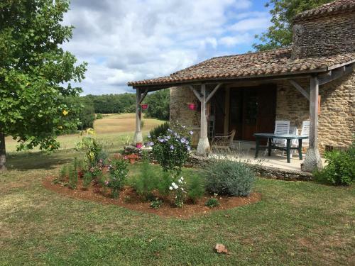 Remarkable 3-bed House In Gavaudun