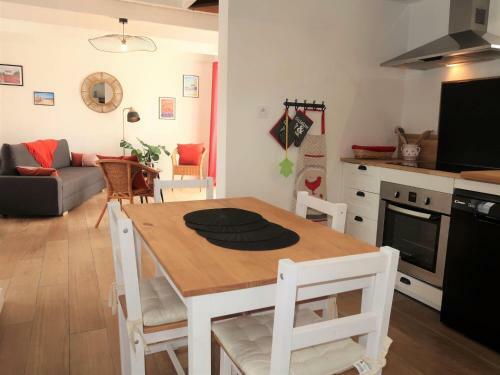 Holiday Home La Charmeuse - Gov203
