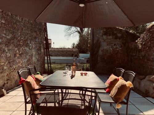 3-bed Farmhouse With Heated In Ground Pool