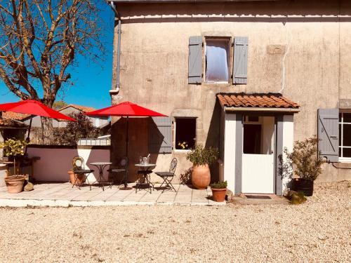 3-bed Farmhouse With Heated In Ground Pool