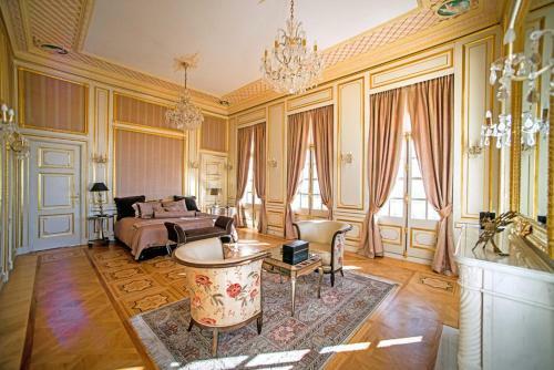 Grasse Chateau Sleeps 14 Pool Air Con Wifi