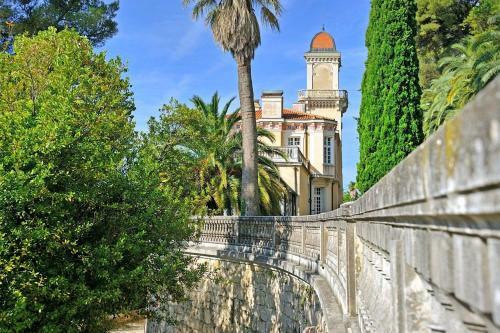 Grasse Chateau Sleeps 14 Pool Air Con Wifi