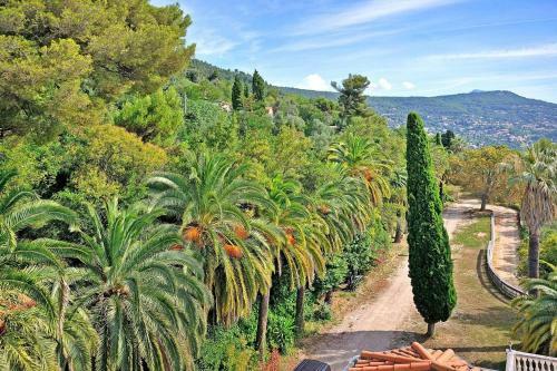 Grasse Chateau Sleeps 14 Pool Air Con Wifi