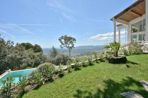 Panoramic View - Architect-designed Villa With Swimming Pool
