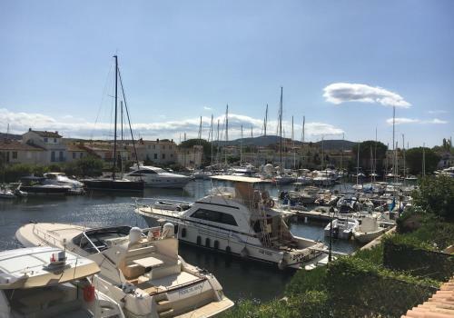Apartment In Port Grimaud Sleeps 4