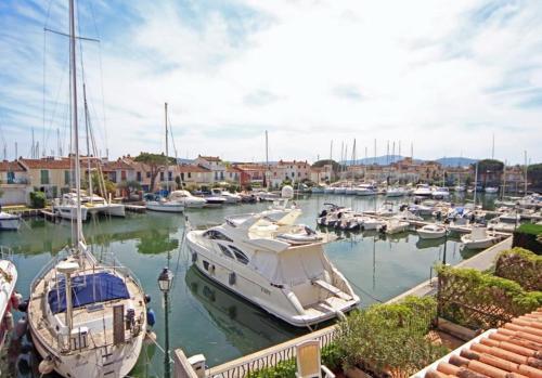 Apartment In Port Grimaud Sleeps 4