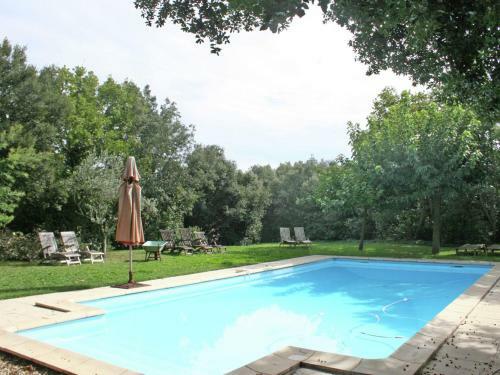 Spacious Mansion In Grignan With Swimming Pool