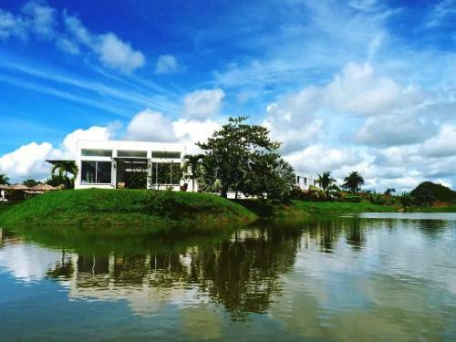 Hotel Vista Lago