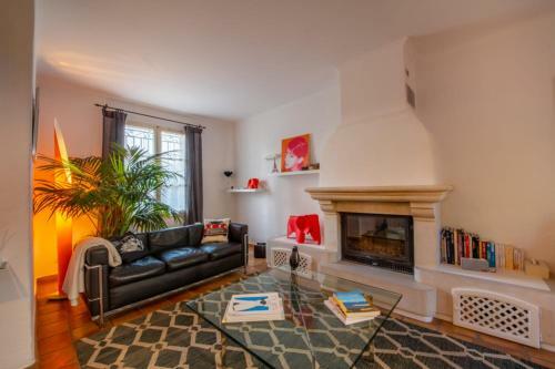 Elegant Village House In Grimaud