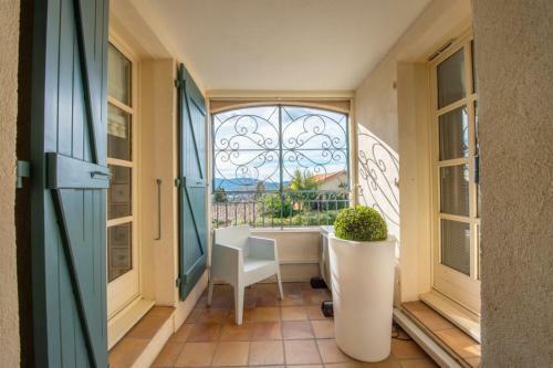 Elegant Village House In Grimaud