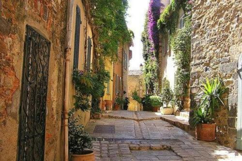 Elegant Village House In Grimaud