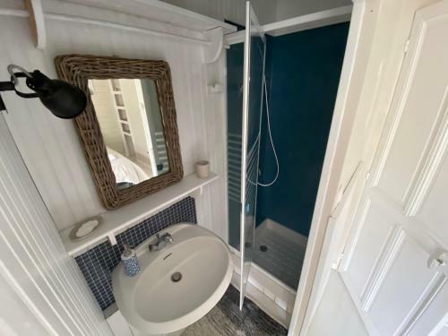 Hostal Le Petit Chateau