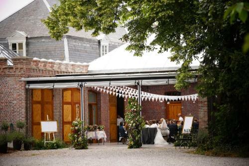 Hallines Chateau Sleeps 26 Wifi