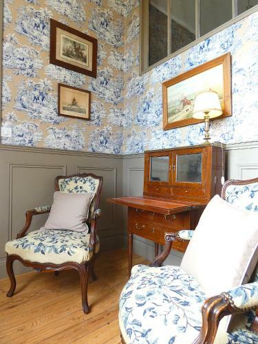 Hostal Chateau de Hi�ville