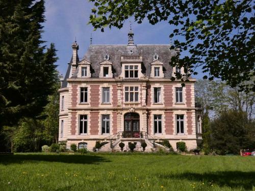 Hostal Chateau de Hi�ville