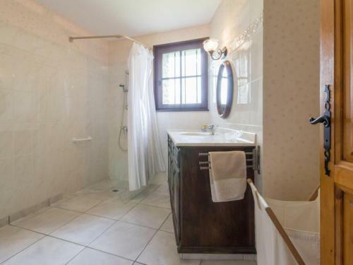 G�te Herbignac, 6 Pi�ces, 9 Personnes - Fr-1-306-1121