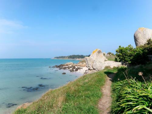 Holiday Home Maner Drolic - Ker238