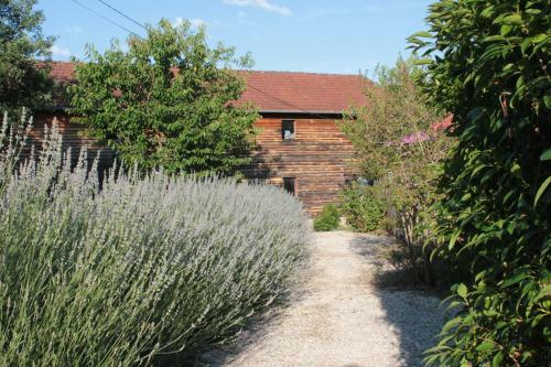 Inviting 3-bed House In Lacapelle Biron