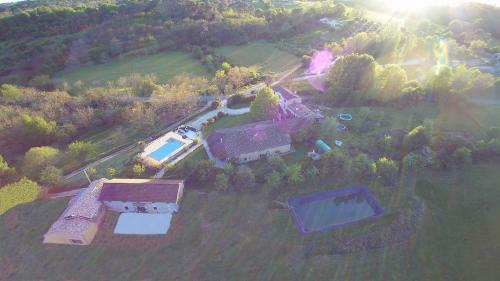Inviting 3-bed House In Lacapelle Biron