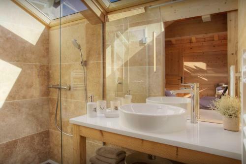 Chalet Alpachic - Ovo Network