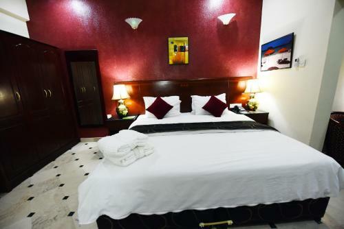 Al Bahjah Hotel