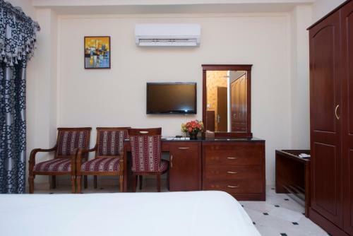 Al Bahjah Hotel