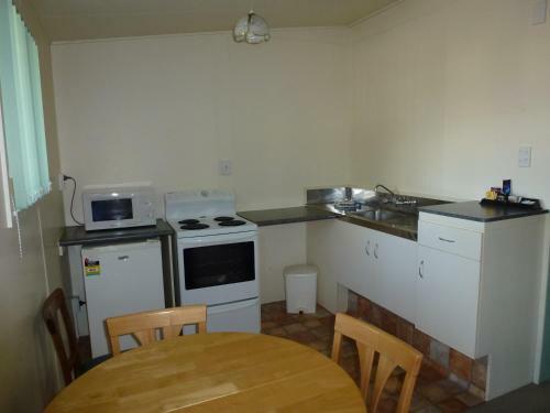 18th Avenue Thermal Motel