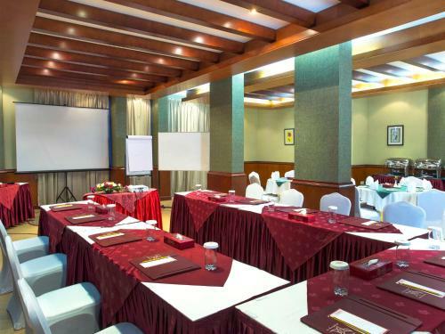 Safeer Continental Hotel